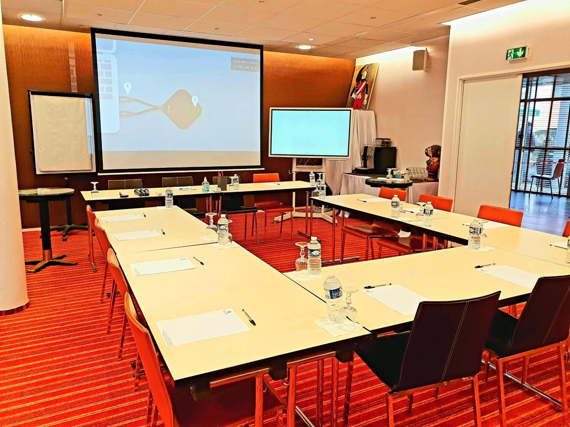 Hotel Greenhotels Roissy Parc Des Expositions 3*